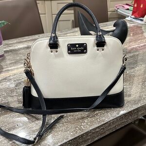 Vintage Kate Spade cream and black handbag with detachable shoulder strap